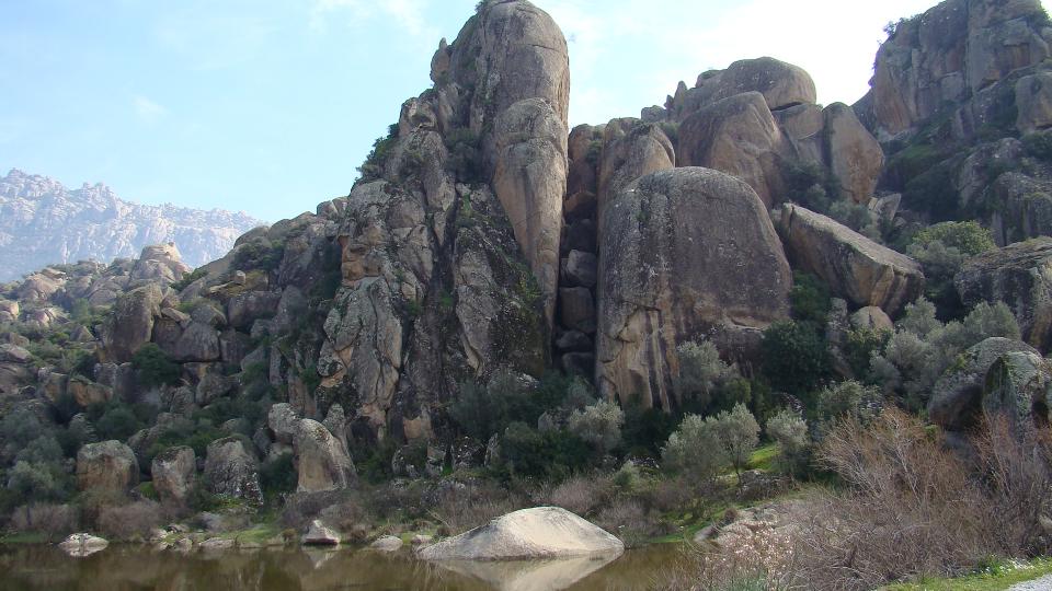  Bafa Gölü Kayaları